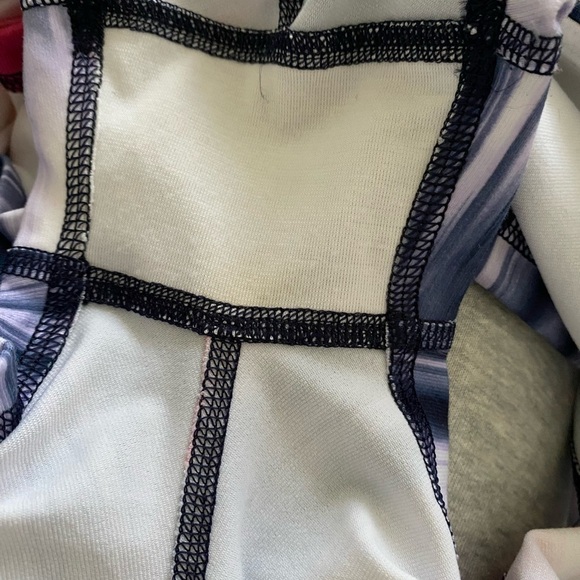 Lululemon Boogie Short mirage deep indigo white size 4 - Picture 7 of 7